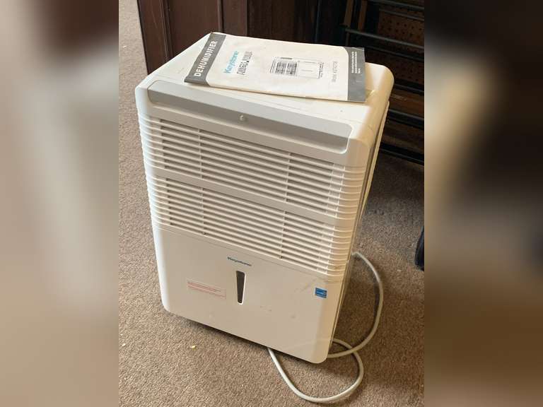 VINTAGE LENOX PORCELAIN "ROSE BUD" IVOY VASE 6" TALL image