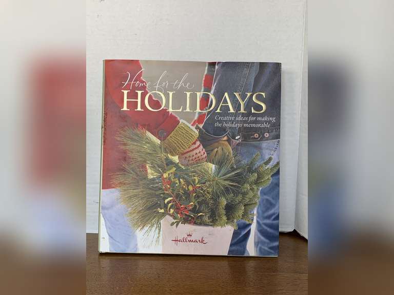 2006 FIRST EDITION "HOME FOR THE HOLIDAYS HALLMARK" HARDBACK BOOK image