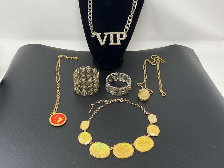 Ladies fashion estate jewelry to include stretch bracelets, necklaces, beetle watch necklace pendant, and more. See pictures for details. image