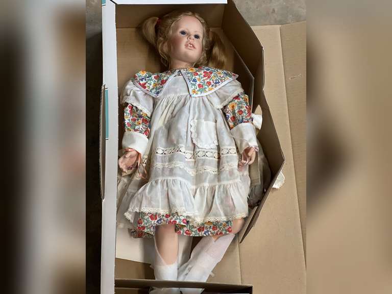 Waltershäusers Puppenmanufaktur Doll image