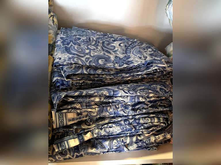 5 PIECE COBALT BLUE/WHITE PAISLEY CURTAIN/VALANCE SET W/ TIE BACKS image