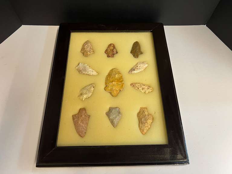 Framed arrowheads/artifacts, see pictures for details. image