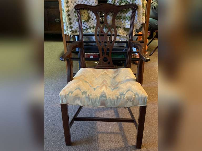 ANTIQUE GEORGE III STYLE MAHOGANY UPHOLSTERED ARM CHAIR image
