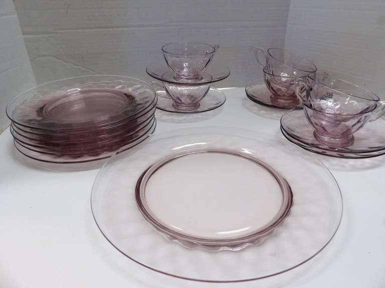 MIXED LOT OF AMETHYST, COLORED GLASS PLATES, SERVING PLATTERS AND CUPS AND SAUCERS image