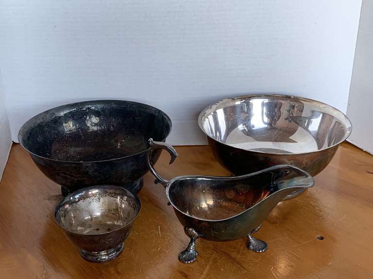 4 PIECES OF VINTAGE SILVERPLATE image