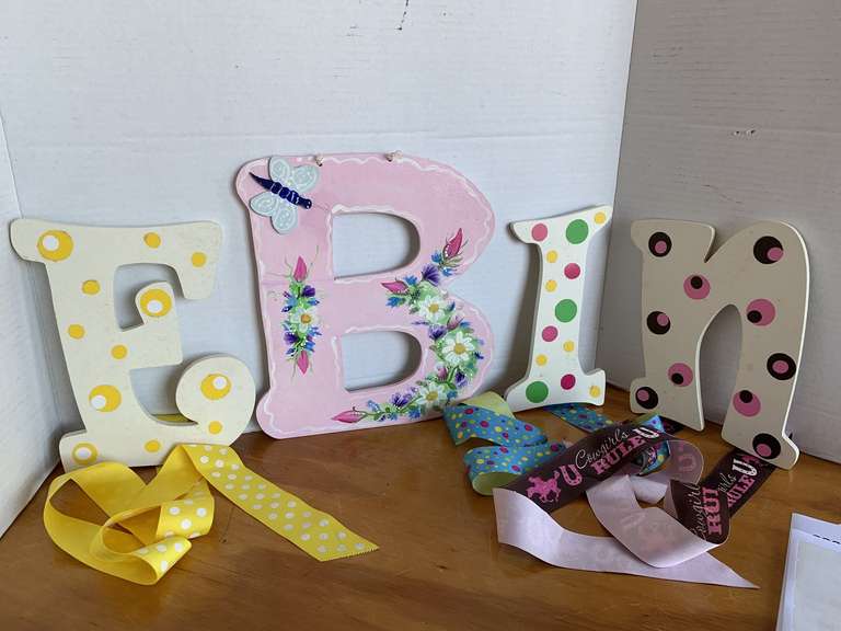 3 HANDMADE HAND PAINTED HAIR BOW HANGERS & HANDPAINTED "B" WALL DECOR image