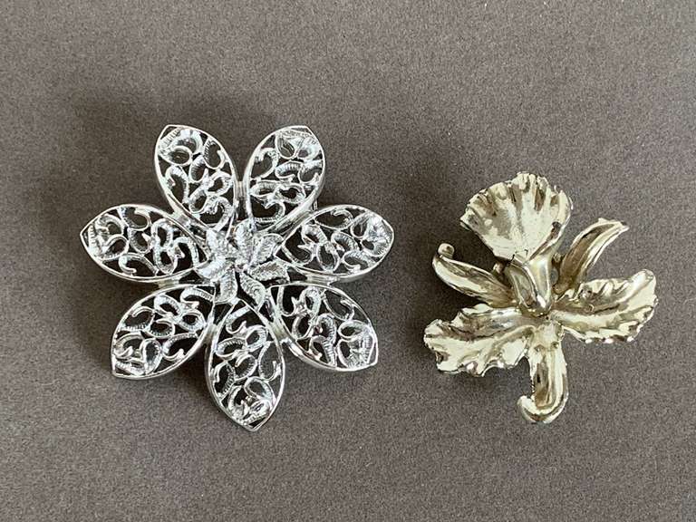 VINTAGE LARGE SILVERTONE FILIGREE FLOWER BROOCH & VINTAGE SILVERTONE ORCHID BROOCH - CHECKOUT image