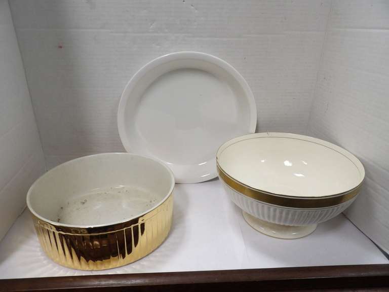 THREE BASKETS HALL IVORY PORCELAIN image