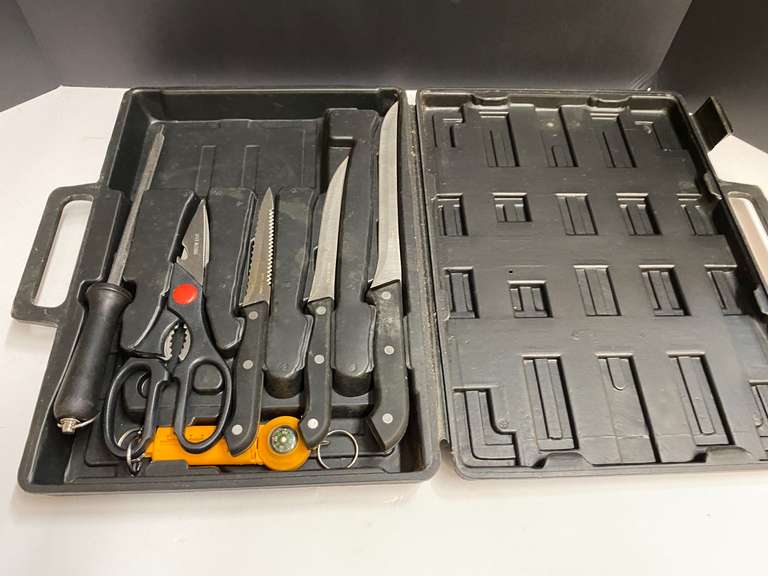 Kitchen knife set with carrying case and sharpener, includes kitchen scissors, with broken handle on one side, see pictures for details. image