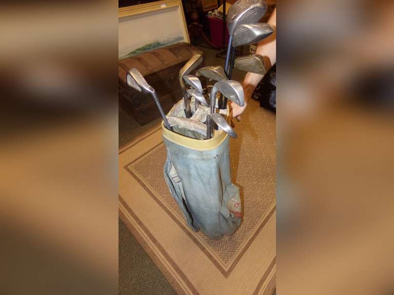 VINTAGE GOLF BAG WITH CONTENTS image