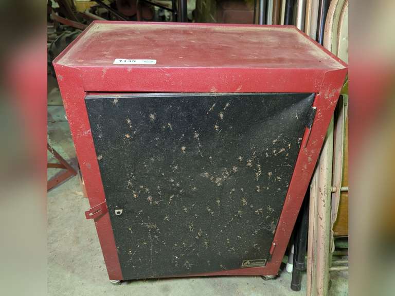 ROLLING METAL SHOP CABINET AND CONTENTS image