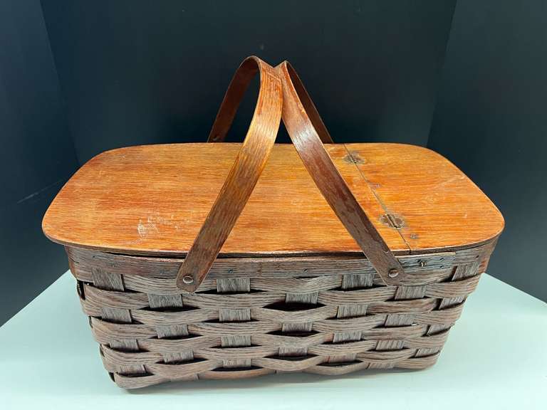 Vintage woven picnic basket, see pictures for details. image