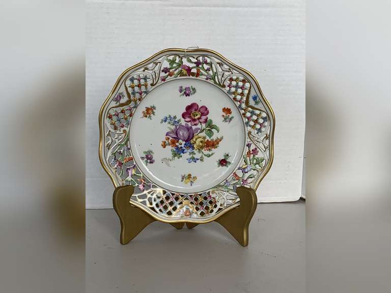ANTIQUE SCHUMANN COUNTRY FLORAL DECORATIVE PLATE MADE IN GERMANY 9" ROUND W/ STAND image