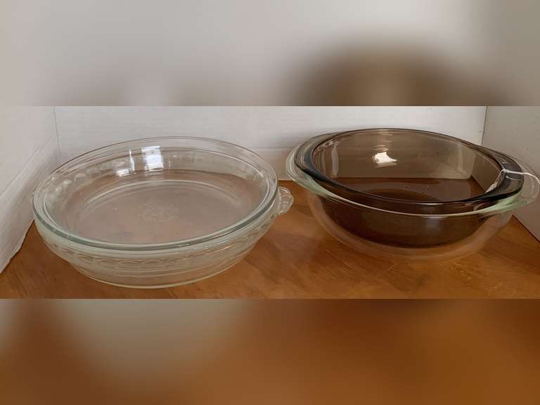 5 PIECES OF PYREX BAKEWARE TO INCLUDE 3 PIE PANS, 2 BOWLS image