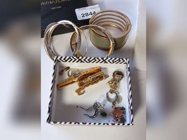 UNDER CONSTRUCTION image