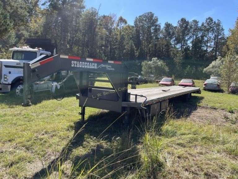 2025 Davisdon Stagecoach 7M3 Trailer image