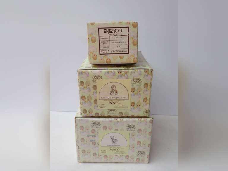 Precious Moments Collectors Lot image