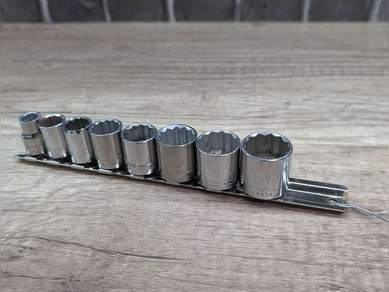 CRAFTSMAN 3/8-IN DRIVE SAE SOCKET SET WITH RAIL ORGANIZER image