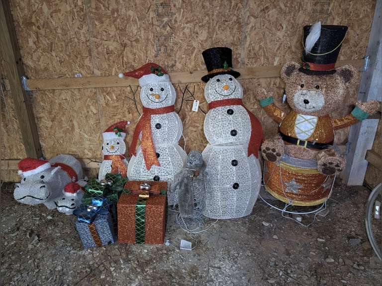 LARGE LIGHTED CHRISTMAS DECOR, 11 PIECES image