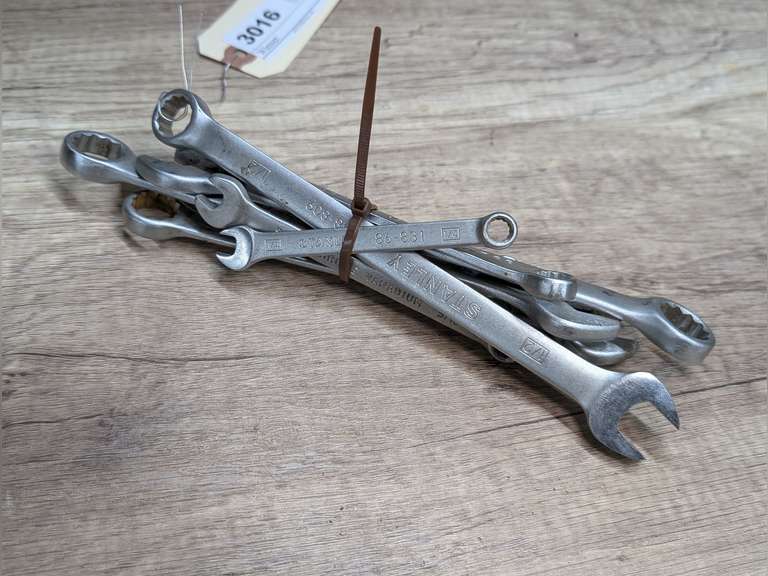 STANLEY BRAND MADE IN USA COMBINATION WRENCHES IN SAE SIZES FROM 1/4 IN TO 5/8 IN image