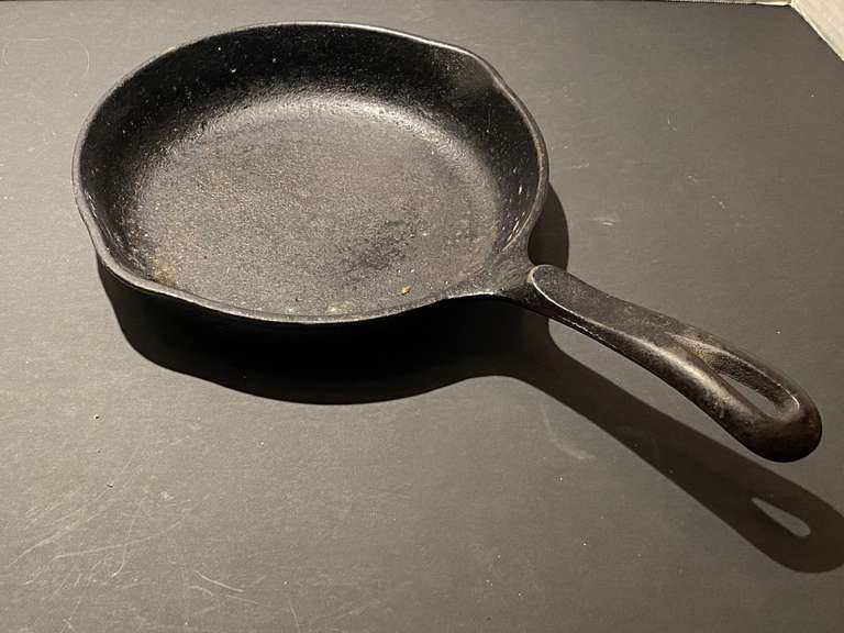 DR… Wagner’s cast-iron fry pan, see pictures for details. image