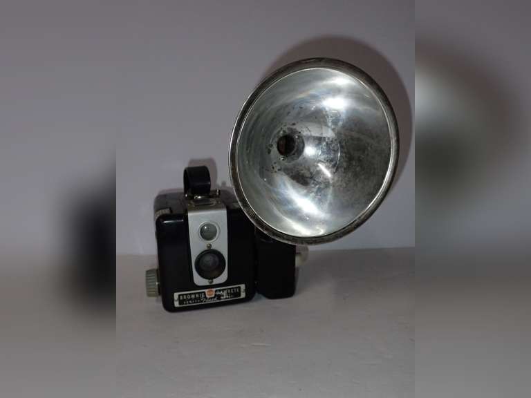 Kodak Brownie Hawkeye Camera with Kodalite Flasholder-Working Condition Unknown image