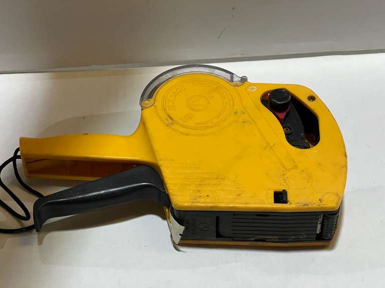 Manual label maker, see pictures for details. image