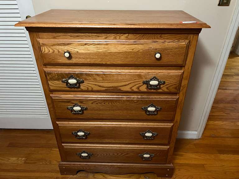 Master… Five drawer chest of drawers, matches lots 1152, and 1162. See pictures for details. image