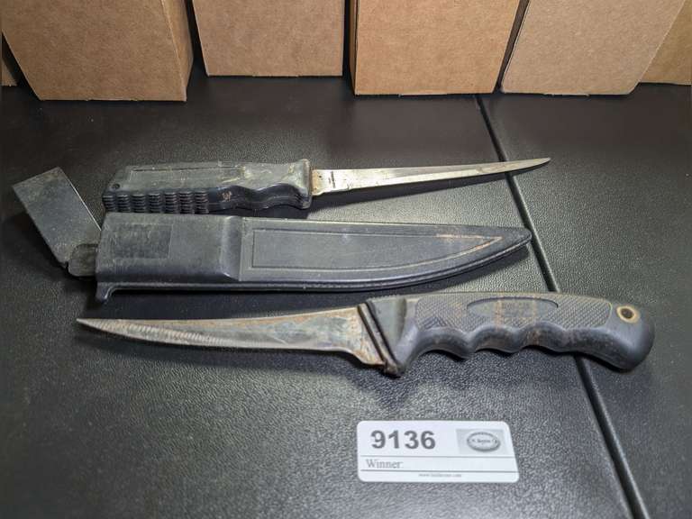 PAIR OF 6-IN FILLET KNIVES AND SINGLE SHEATH image