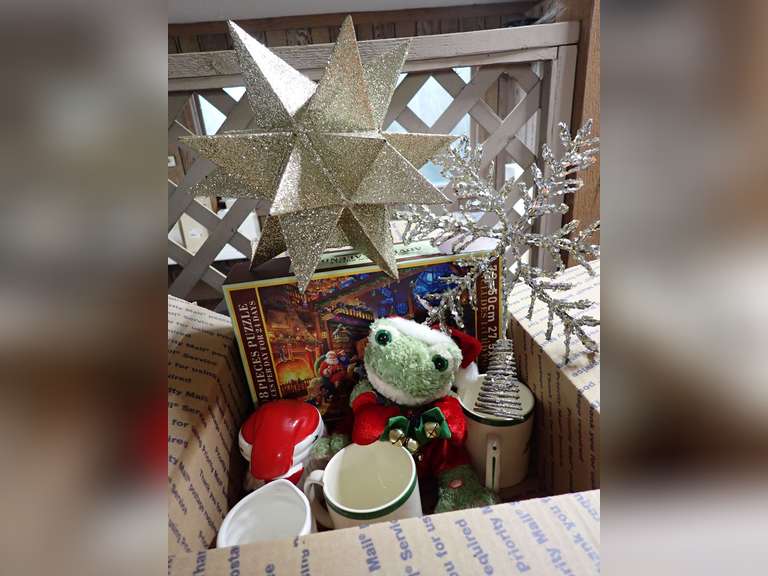 Christmas Decor Lot image