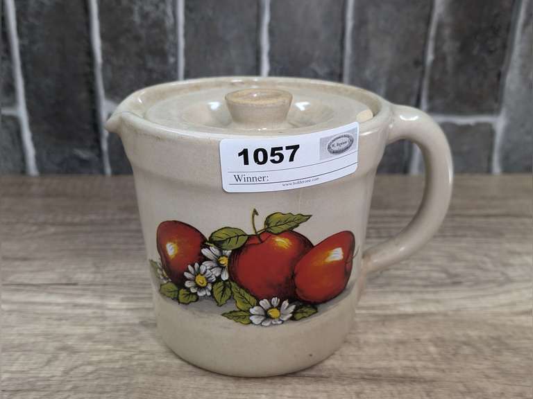 VINTAGE SHAKER AND THANGS POTTERY (MARSHALLVILLE, TX) PITCHER CROCK PITCHER WITH LID image