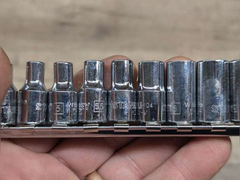 STANLEY 1/4-IN DRIVE METRIC SOCKET SET WITH RAIL ORGANIZER image