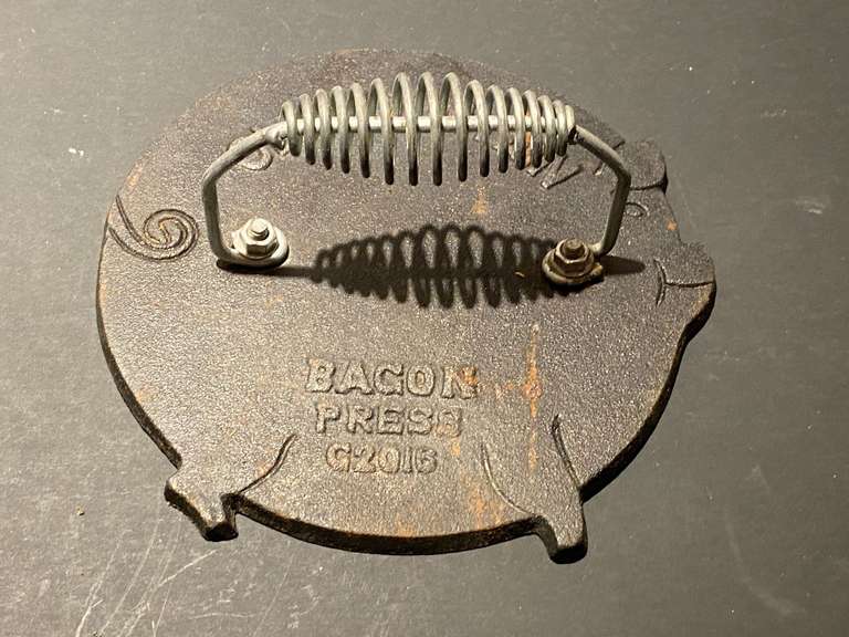 DR… Old Mountain cast-iron bacon press, see pictures for details. image