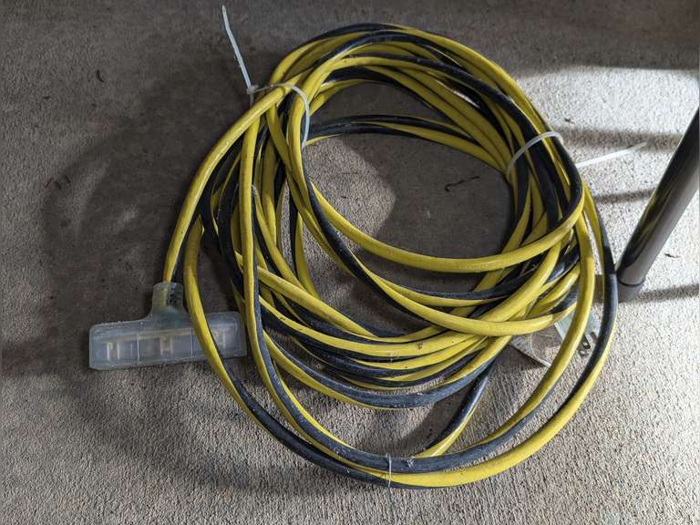 HEAVY DUTY DROP CORD WITH THREE OUTLET RECEPTACLE image