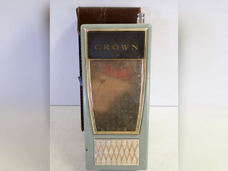 Crown 10-Transistor Radio with Leather Case image