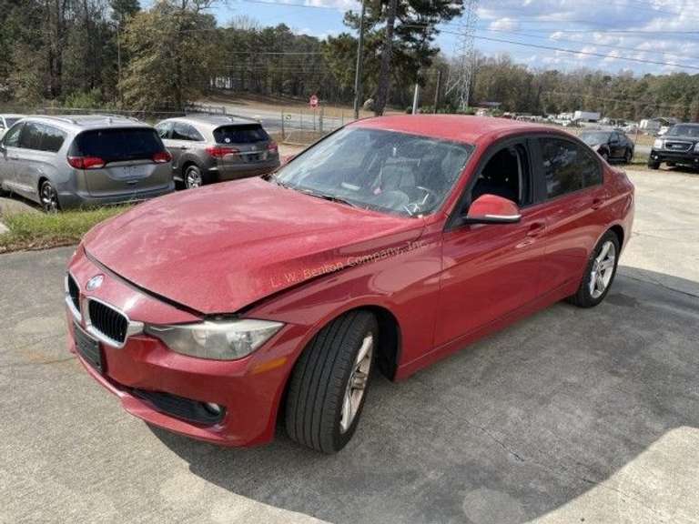 2015 BMW 3 Series Sedan 320i I4, 2 T image