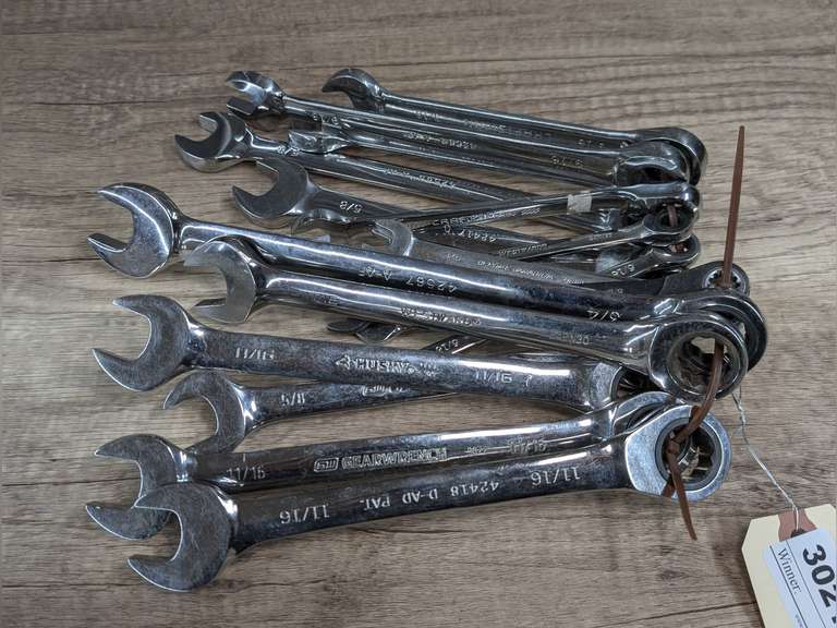 CRAFTSMAN RATCHETING COMBINATION WRENCHES IN SAE SIZES FROM 5/16 IN THROUGH 3/4 IN image