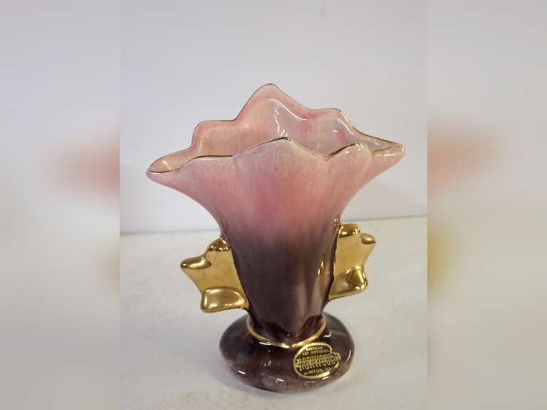 American Art Pottery - Nodicook/Hurlwood Vase image