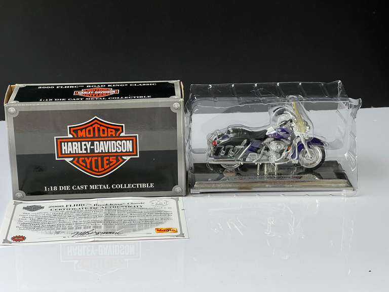 Garage…Maisto Harley Davidson diecast collectible, 1/18 scale, comes in original box, see pictures for details. image