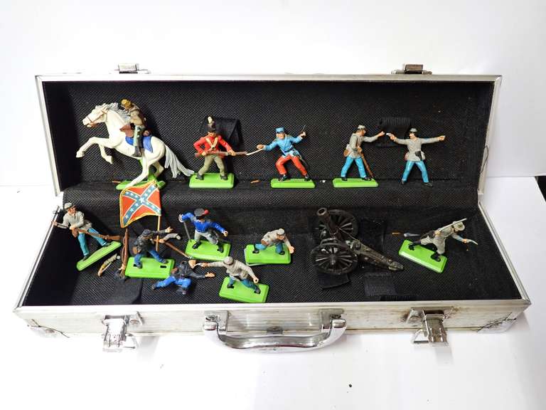 Deetail Toy Soldiers image