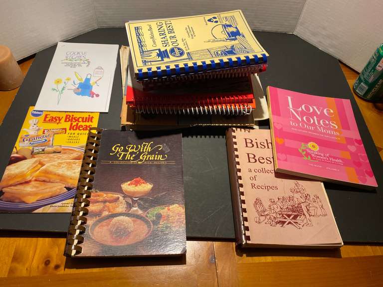 DR… Cookbook assortment, see pictures for details. image