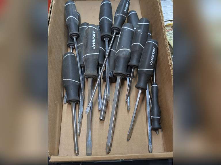 HUSKY SCREWDRIVERS AND PICK image