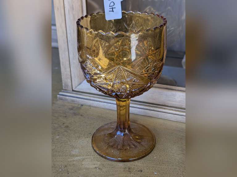 VINTAGE INDIANA GLASS CO. LARGE AMBER GLASS COMPOTE / CHALICE image