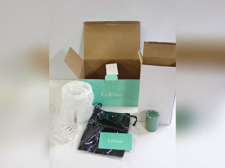 Lefonte Drinkware Set with Poker Chips image