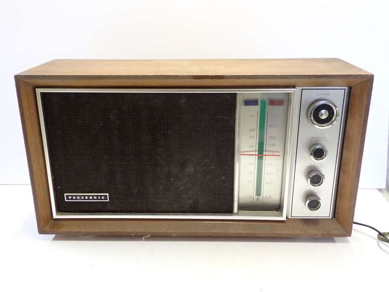 Panasonic Model RE-7259 FM/AM 2-Band Radio image