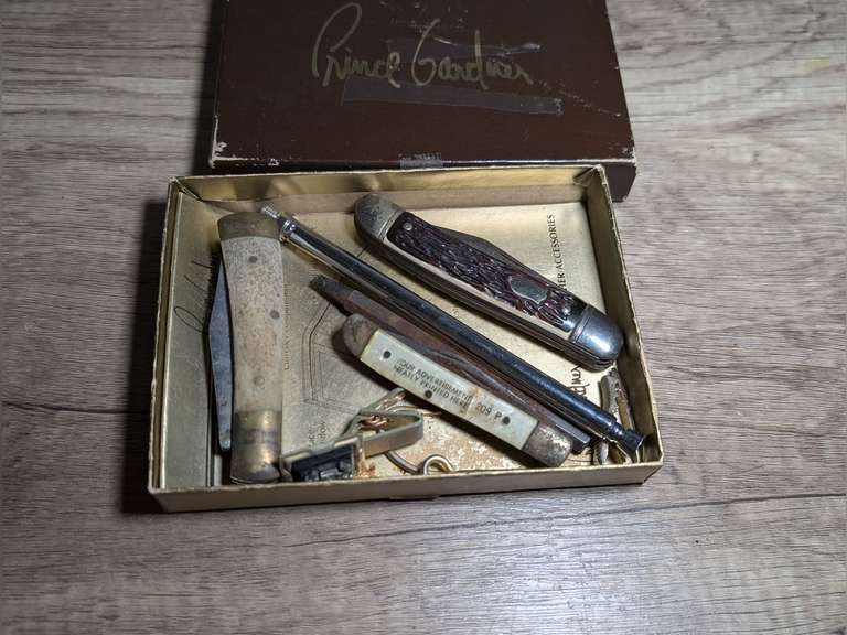 VINTAGE POCKET KNIVES, TIE CLIPS, AND MORE image