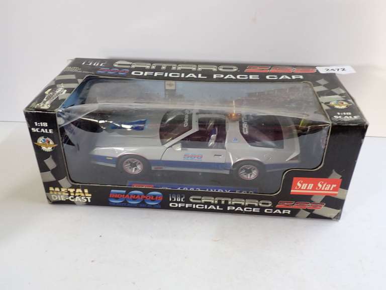 Sun Star 1982 Chevrolet Camaro Z28 Indianapolis 500 Pace Car Diecast 1:18 Scale image