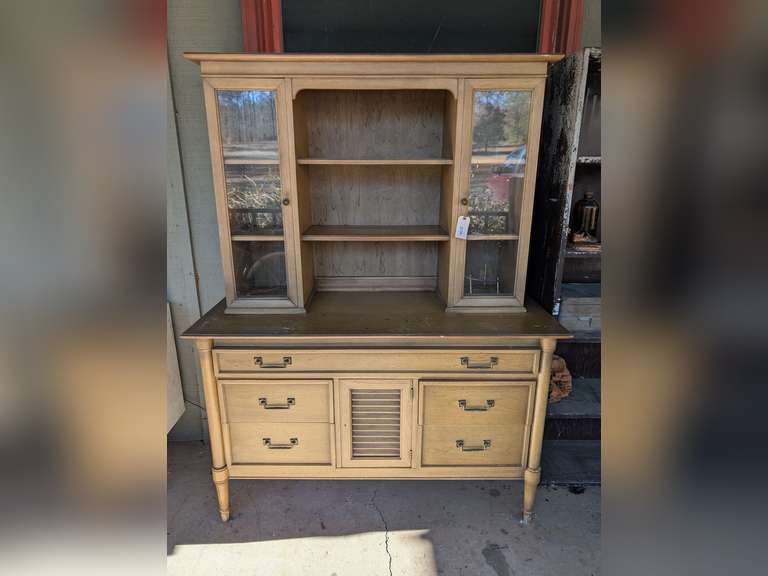VINTAGE DREXEL BUFFET CABINET WITH HUTCH image