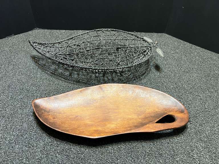 Vintage wooden and wire leaf bowls, two pieces, see pictures for details. image