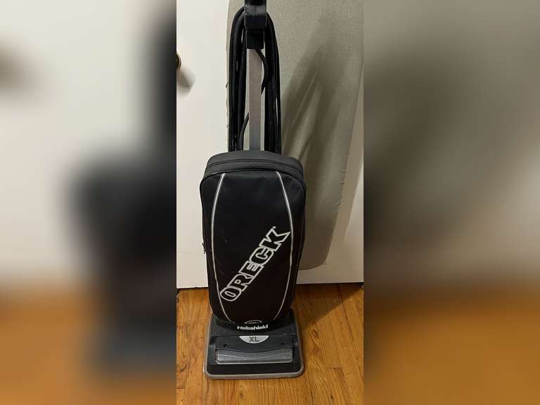 BR2…Oreck intellashield XL upright vacuum cleaner, powers up, see pictures for details. image